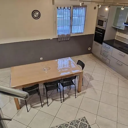Apartment Family Near Paris *