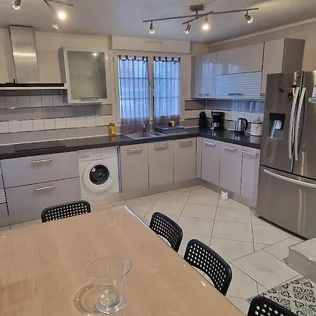 Apartment Family Near Paris